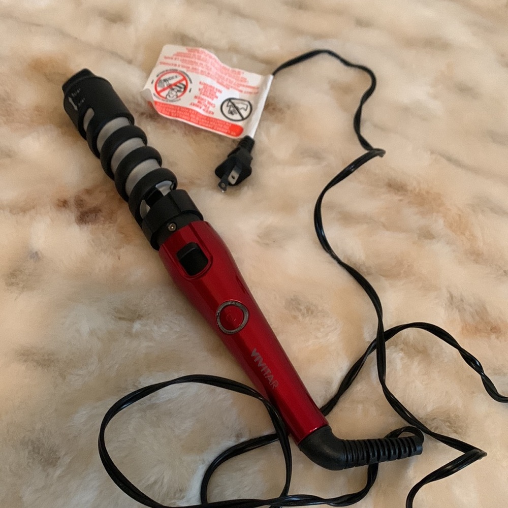 Vivitar Ceramic Spiral Curling Iron.